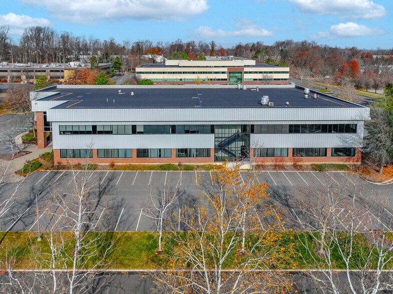 45 Technology Dr, Warren, NJ à vendre - Photo de l’immeuble – Image 3 sur 24