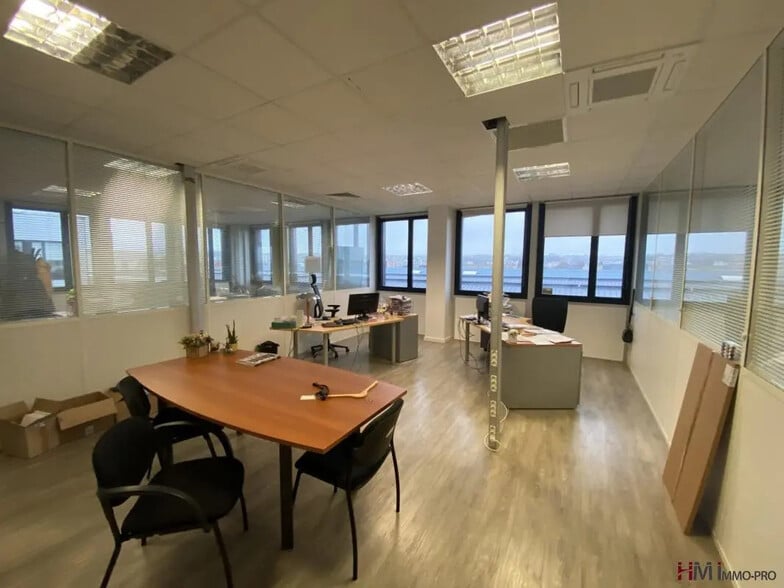Bureau dans Le Havre à louer - Photo de l’immeuble – Image 1 sur 6