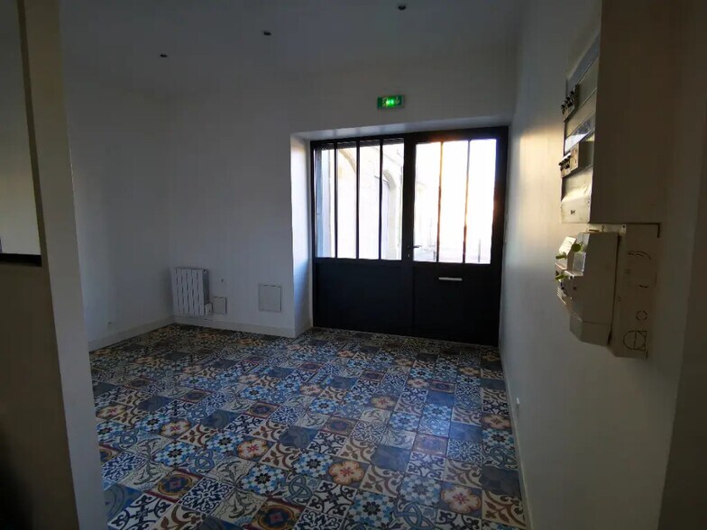 Local d'activités dans Bordeaux à vendre - Photo de l’immeuble – Image 2 sur 11