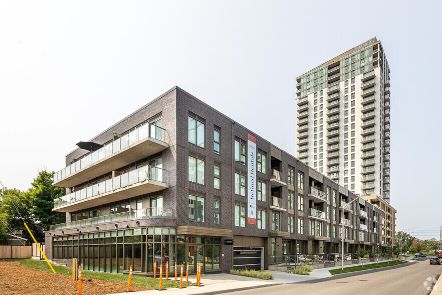 300 McRae Av, Ottawa, ON à louer - Photo de l’immeuble – Image 3 sur 4