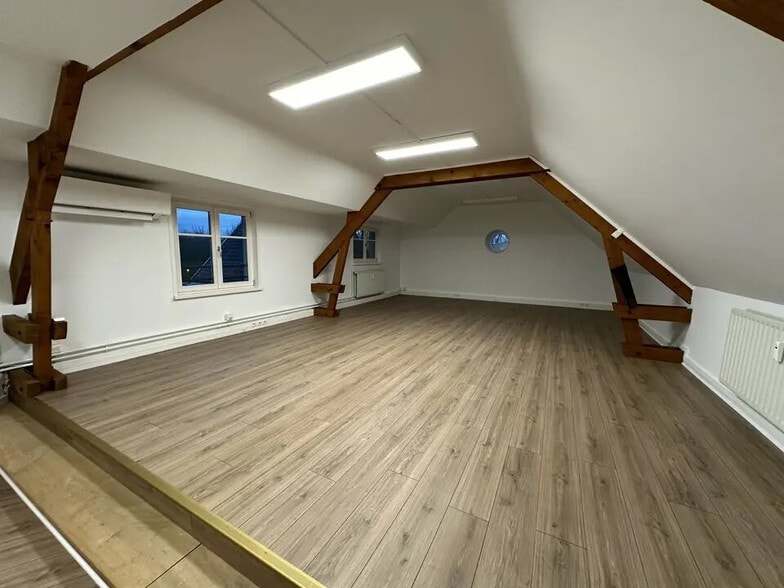 Bureau dans Châlons-en-Champagne à louer - Photo de l’immeuble – Image 1 sur 7