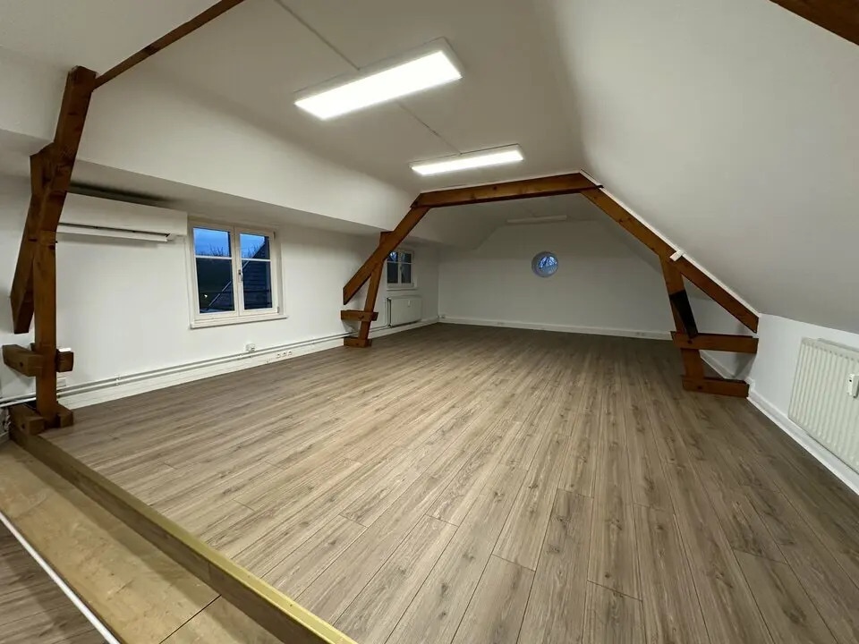 Bureau dans Châlons-en-Champagne à louer Photo de l’immeuble– Image 1 sur 8