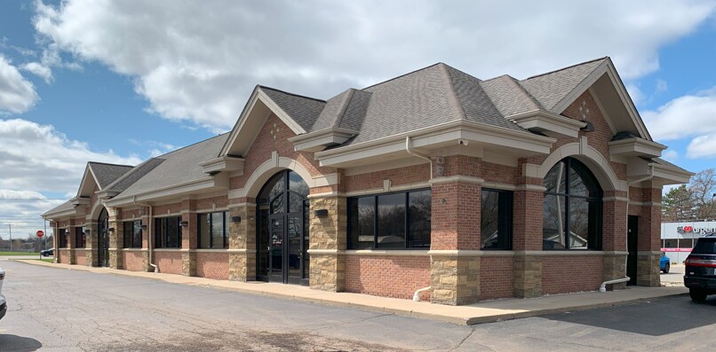 2609 Metropolitan Pky, Sterling Heights, MI à louer - Photo de l’immeuble – Image 3 sur 20