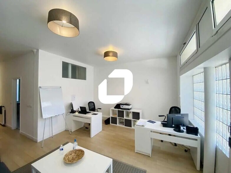 Bureau dans Paris à louer - Photo de l’immeuble – Image 2 sur 9