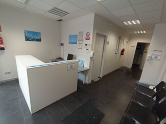 Plus de détails pour Local commercial à louer