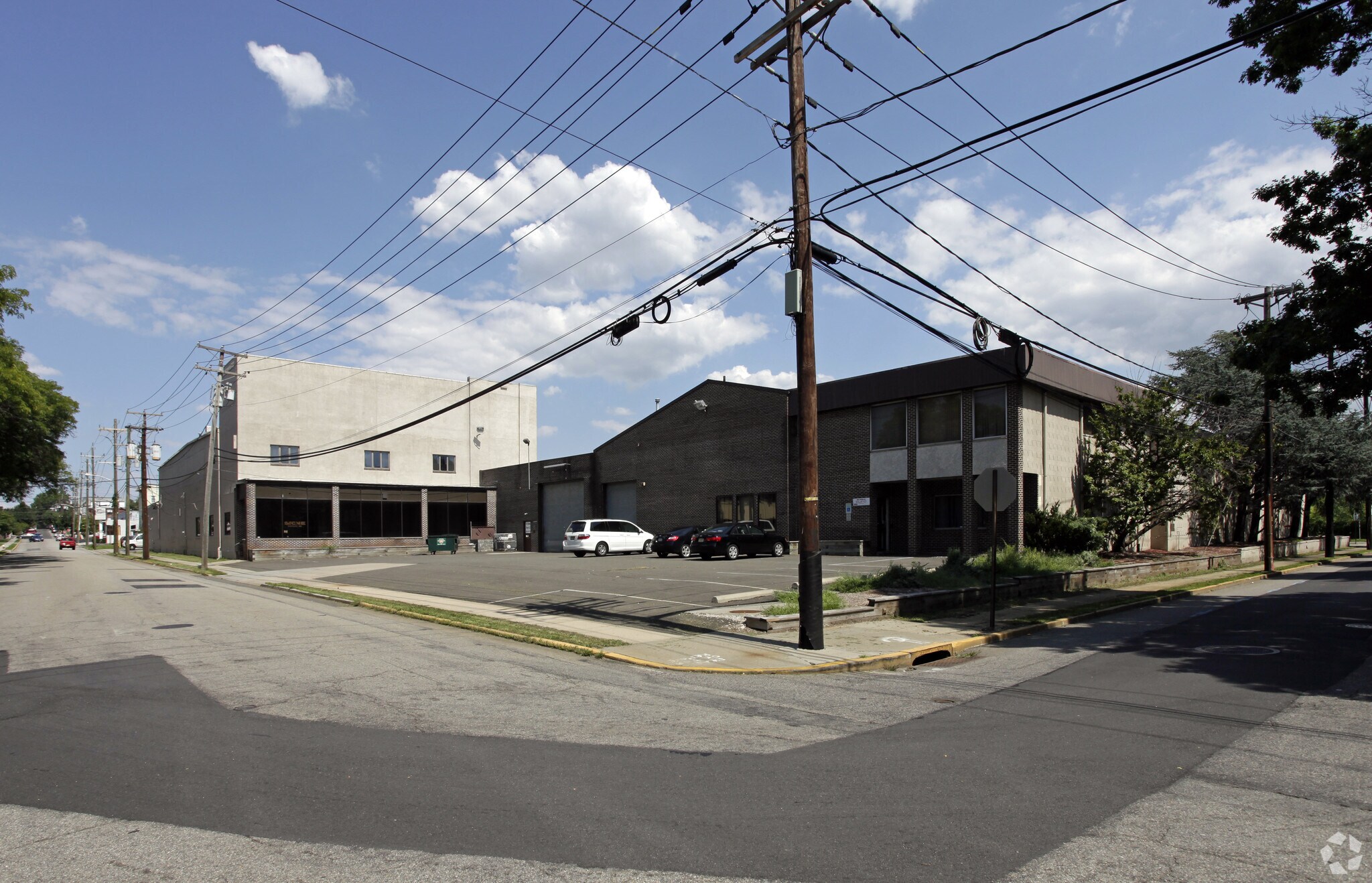 60-80 Willow St, East Rutherford, NJ à louer Photo principale– Image 1 sur 7