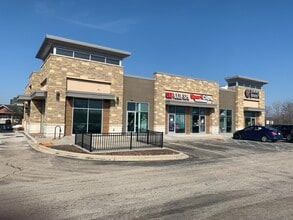 15500 W Greenfield Ave, Brookfield, WI à louer Photo de l’immeuble– Image 1 sur 2