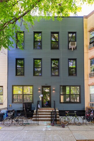 Plus de détails pour 97 Russell St, Brooklyn, NY - Logement à vendre