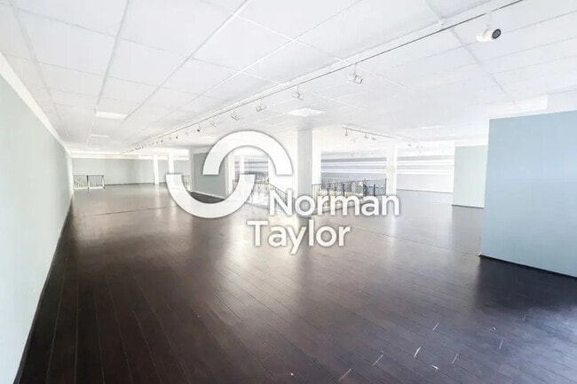 Plus de détails pour Bureau à vendre