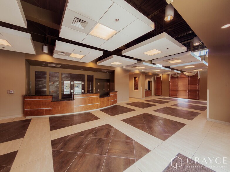 4301 N Mesa St, El Paso, TX à louer - Photo de l’immeuble – Image 2 sur 44