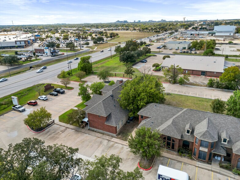 2911 S Texas Ave, College Station, TX à vendre - Photo de l’immeuble – Image 3 sur 13