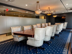 1700 Pacific Ave, Dallas, TX à louer Photo intérieure– Image 2 sur 20