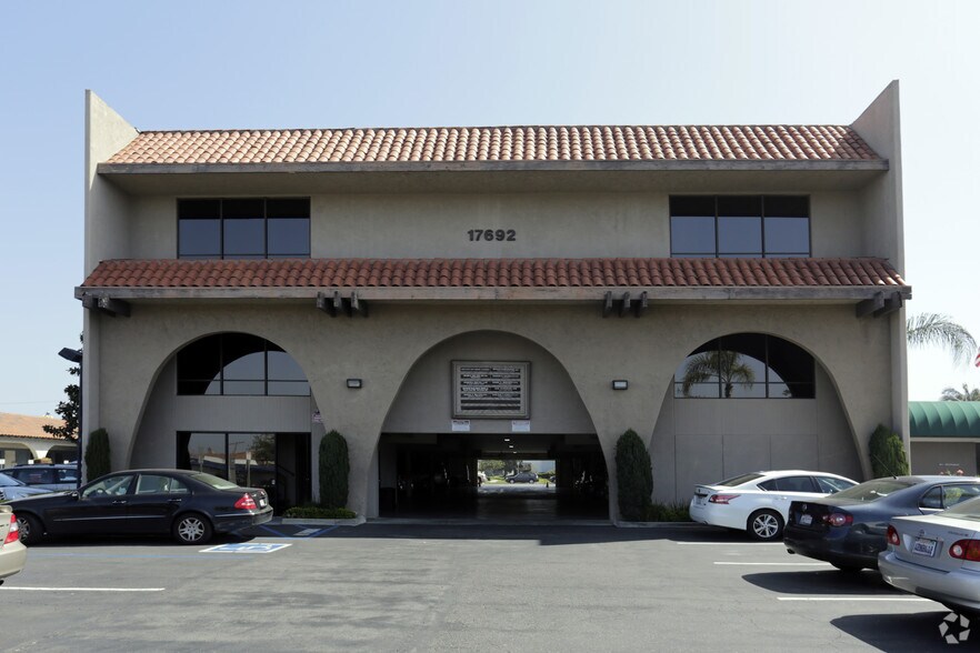 17692 Beach Blvd, Huntington Beach, CA à louer - Photo de l’immeuble – Image 3 sur 26