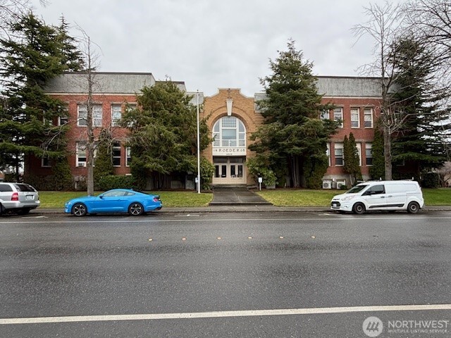 1306 DuPont St, Bellingham, WA à vendre Photo principale– Image 1 sur 2