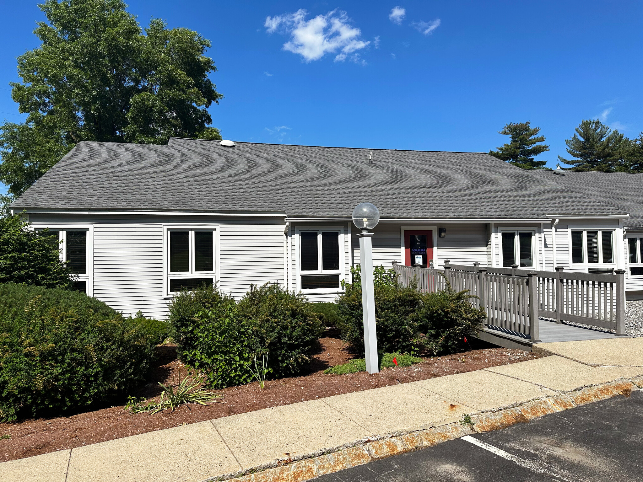74 Northeastern Blvd, Nashua, NH à vendre Photo de l’immeuble– Image 1 sur 5