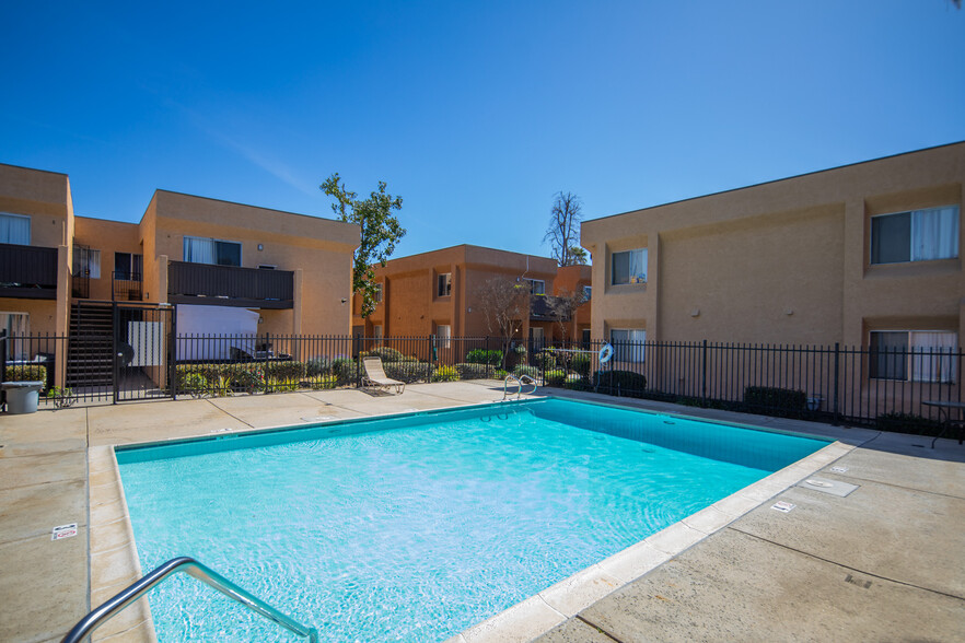 110 7th St, Ramona, CA à vendre - Photo de l’immeuble – Image 2 sur 25