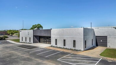 4806 Commercial Park Dr, Austin, TX à louer Photo intérieure– Image 1 sur 10