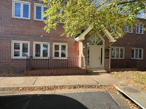 5663-5673 Columbia Pike, Falls Church, VA à louer Photo intérieure– Image 2 sur 12