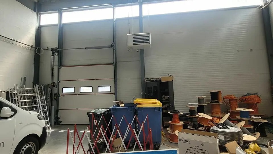 Local d’activités dans Rouen à louer - Photo de l’immeuble – Image 3 sur 9