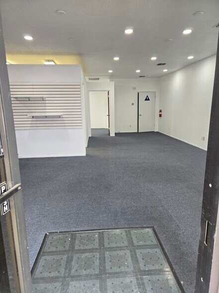 3504 Oakdale Rd, Modesto, CA à louer - Hall d’entrée – Image 3 sur 8