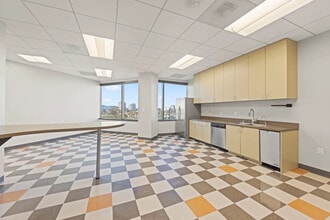 4270 Executive Sq, La Jolla, CA à louer Photo intérieure– Image 1 sur 9