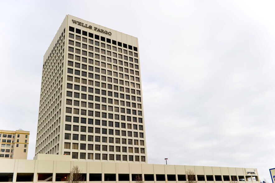 1201 Pacific Ave, Tacoma, WA à louer - Photo de l’immeuble – Image 2 sur 20