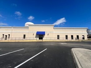 49-125 Cumberland Plz, Crossville, TN à louer Photo de l’immeuble– Image 1 sur 4