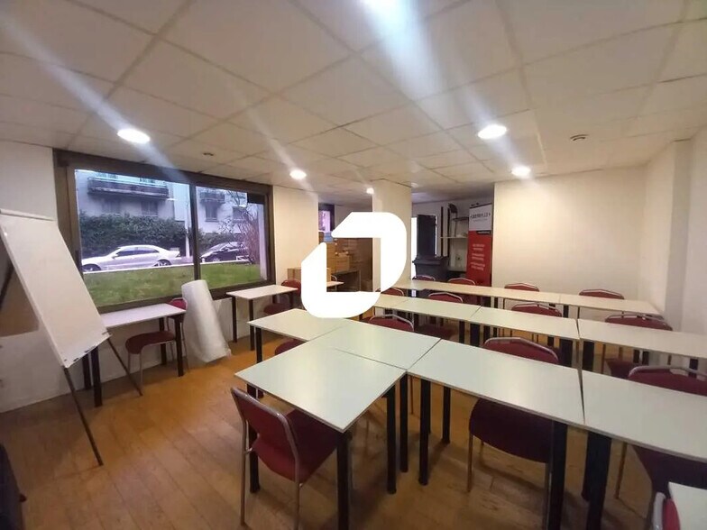 Bureau dans Montrouge à vendre - Photo de l’immeuble – Image 2 sur 9