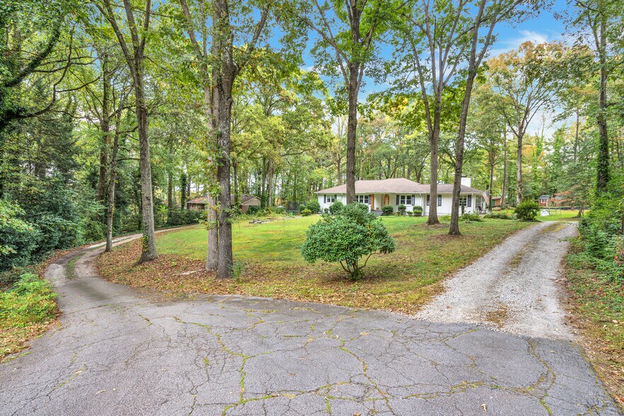 1306 NE Main St, Simpsonville, SC à vendre - Photo de l’immeuble – Image 1 sur 10