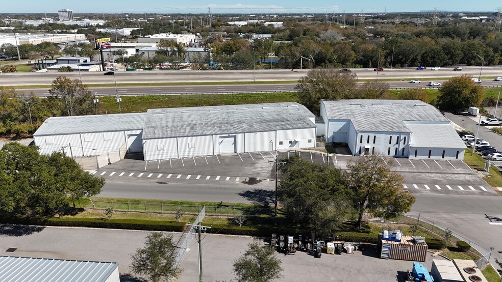 1030 S 86th St, Tampa, FL à louer - Photo de l’immeuble – Image 3 sur 25