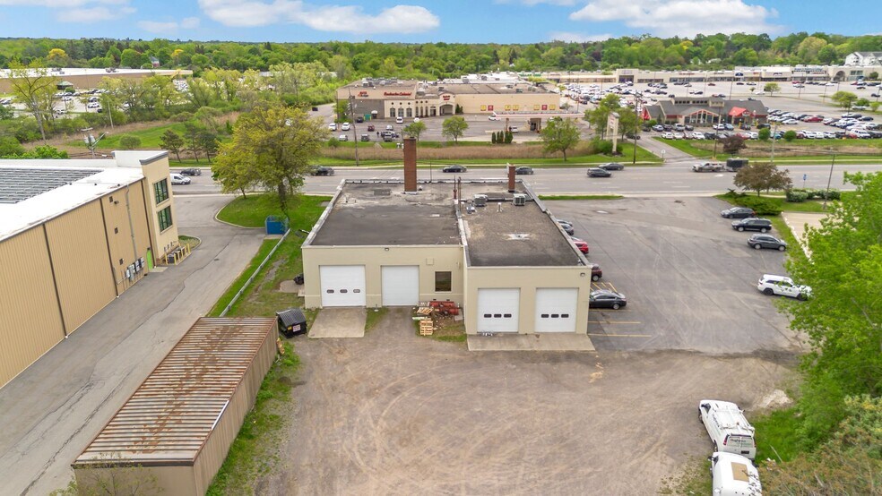 1240 Jefferson Rd, Rochester, NY à vendre - Photo de l’immeuble – Image 2 sur 16