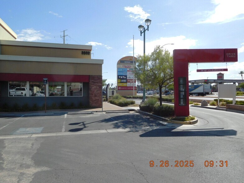 8660 W Warm Springs Rd, Las Vegas, NV à vendre - Photo de l’immeuble – Image 3 sur 10