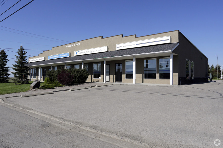 1035 Centre St S, High River, AB à louer - Photo principale – Image 1 sur 4