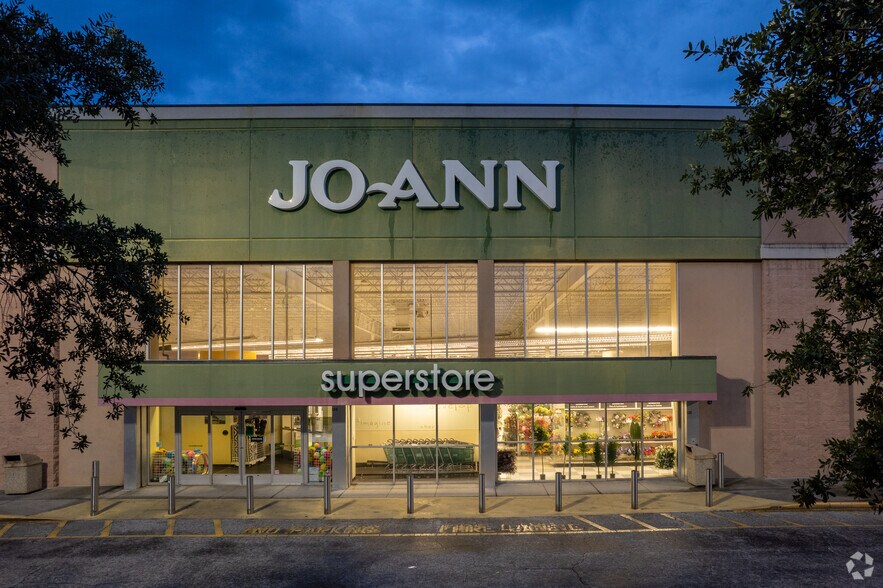 100-400 N Entrance Rd, Sanford, FL à louer - Photo de l’immeuble – Image 1 sur 16