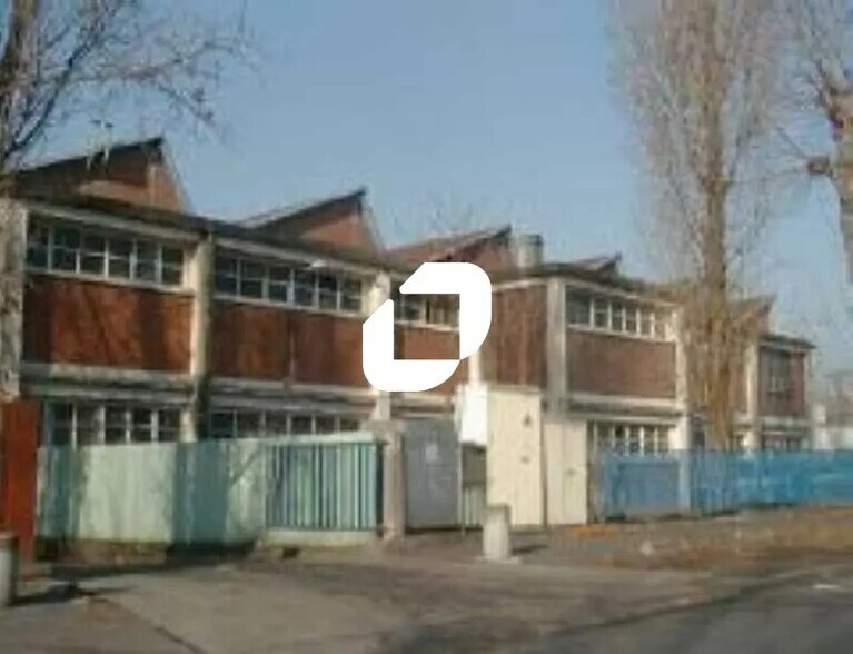 Bureau dans Villeneuve-la-Garenne à louer - Photo de l’immeuble – Image 2 sur 2