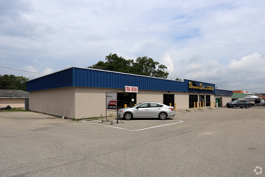 2315 25th Ave, Gulfport, MS à louer - Photo de l’immeuble – Image 3 sur 11