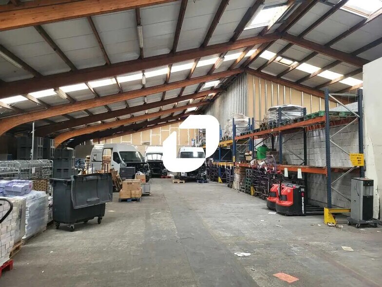 Bureau dans Gradignan à louer - Photo de l’immeuble – Image 2 sur 9