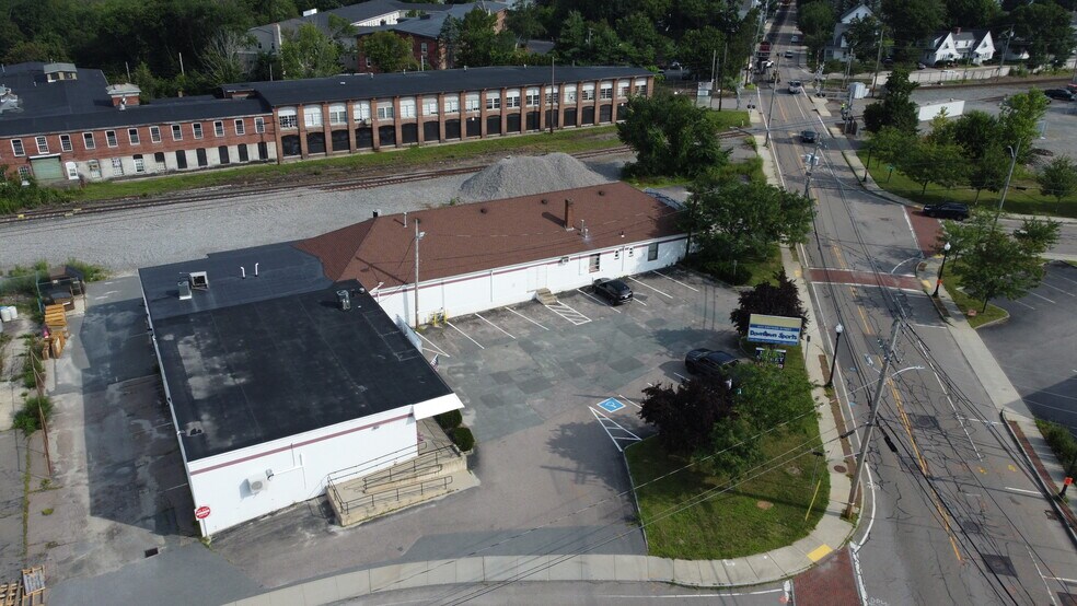 317 Union St, Franklin, MA à louer - Photo de l’immeuble – Image 3 sur 10