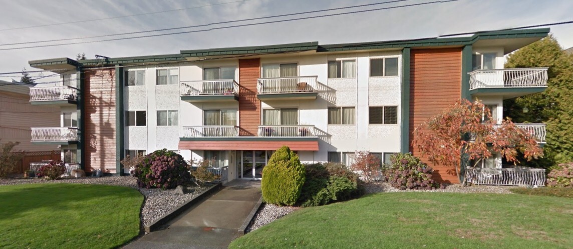1351 Merklin St, White Rock, BC à vendre Photo de l’immeuble– Image 1 sur 2