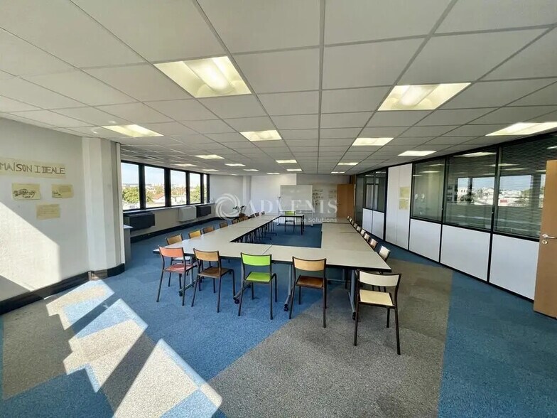 Bureau dans Argenteuil à louer - Photo de l’immeuble – Image 2 sur 8