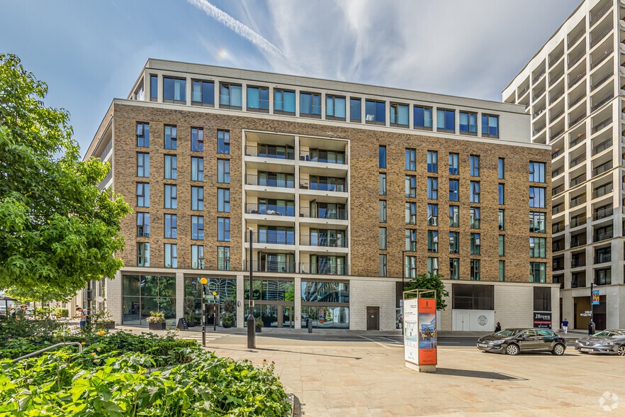 11 Schooner Rd, Londres à vendre - Photo principale – Image 1 sur 31