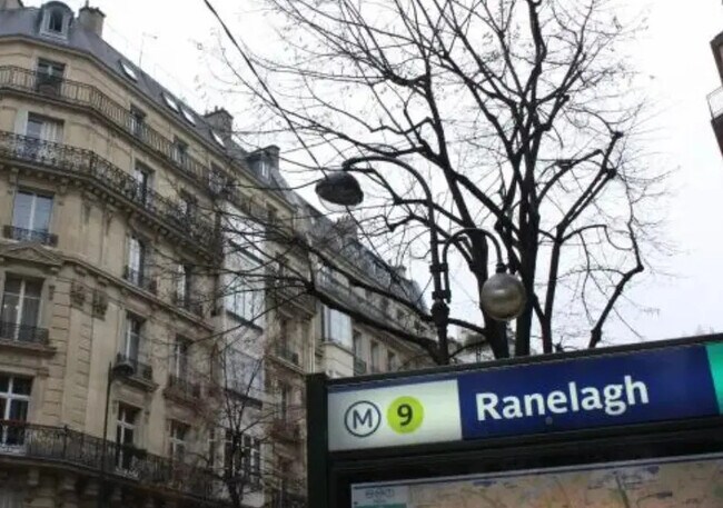 Plus de détails pour Local commercial à louer