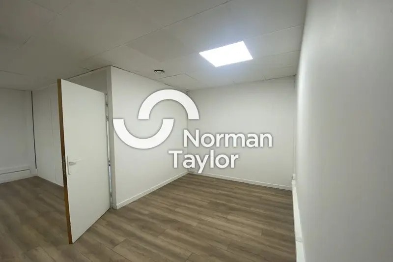 Bureau dans Saint-Jean-de-Védas à louer - Photo de l’immeuble – Image 3 sur 6