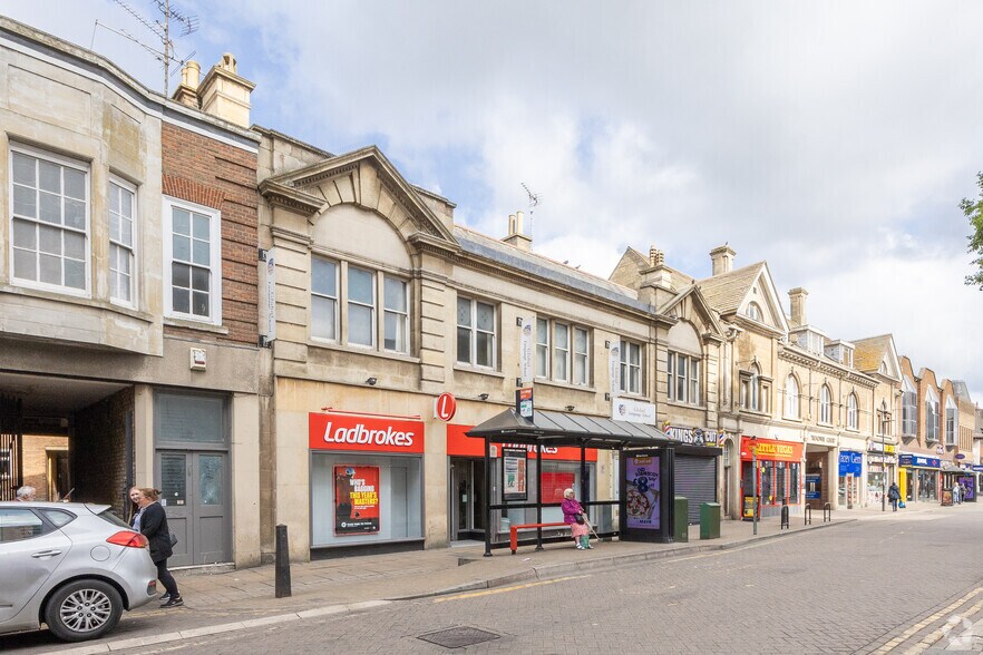 8-14 Broadway, Peterborough à louer - Photo de l’immeuble – Image 2 sur 2