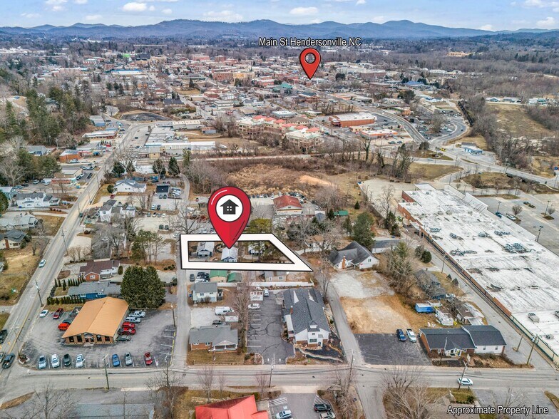 302 Davis St, Hendersonville, NC à vendre - Aérien – Image 2 sur 15