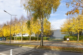 Plus de détails pour 56 Avenue De La Pyramide, Tremblay-en-France - Bureau, Local d'activités à louer