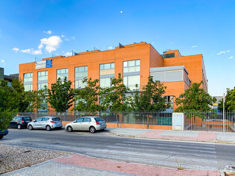 Calle Pedrezuela, 4, Alcorcón, Madrid à louer - Photo de l’immeuble – Image 2 sur 2