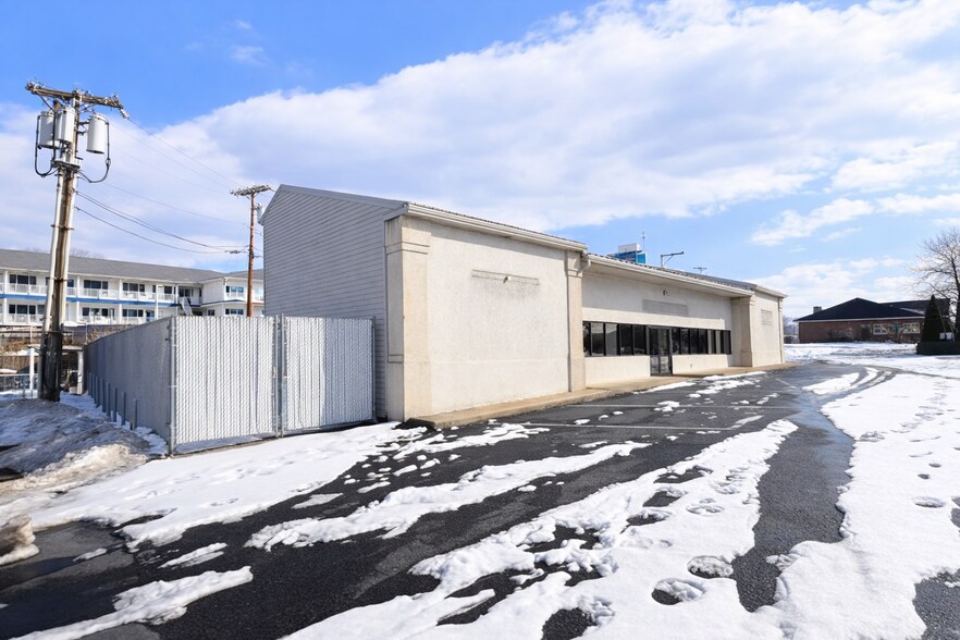 1515 North Shenandoah Ave, Front Royal, VA à vendre - Photo de l’immeuble – Image 3 sur 3
