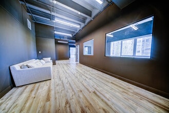 301 Arthur Godfrey Rd, Miami Beach, FL à louer Photo intérieure– Image 1 sur 8