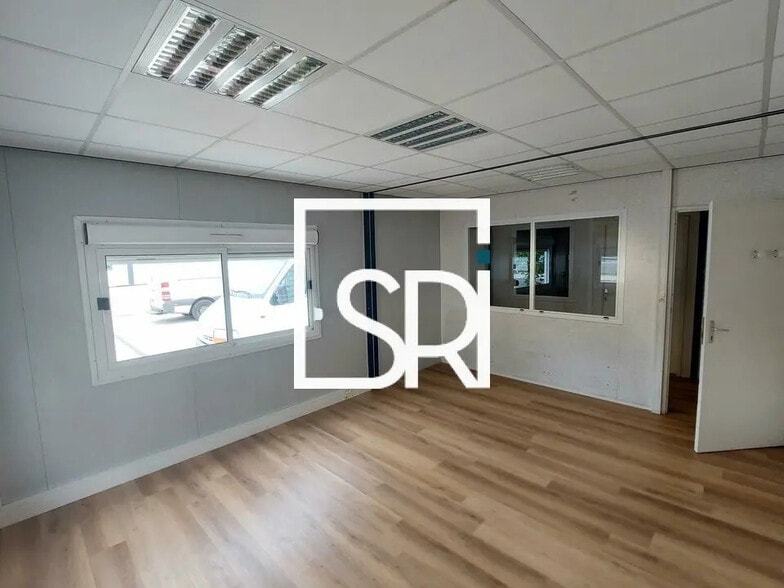 Bureau dans Riom à louer - Photo de l’immeuble – Image 3 sur 20